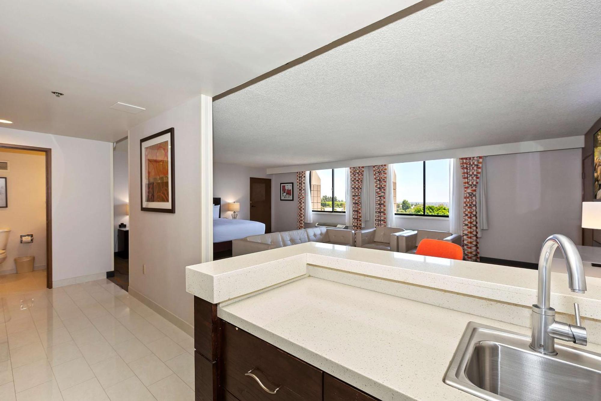 Doubletree By Hilton Whittier Hotell Exteriör bild