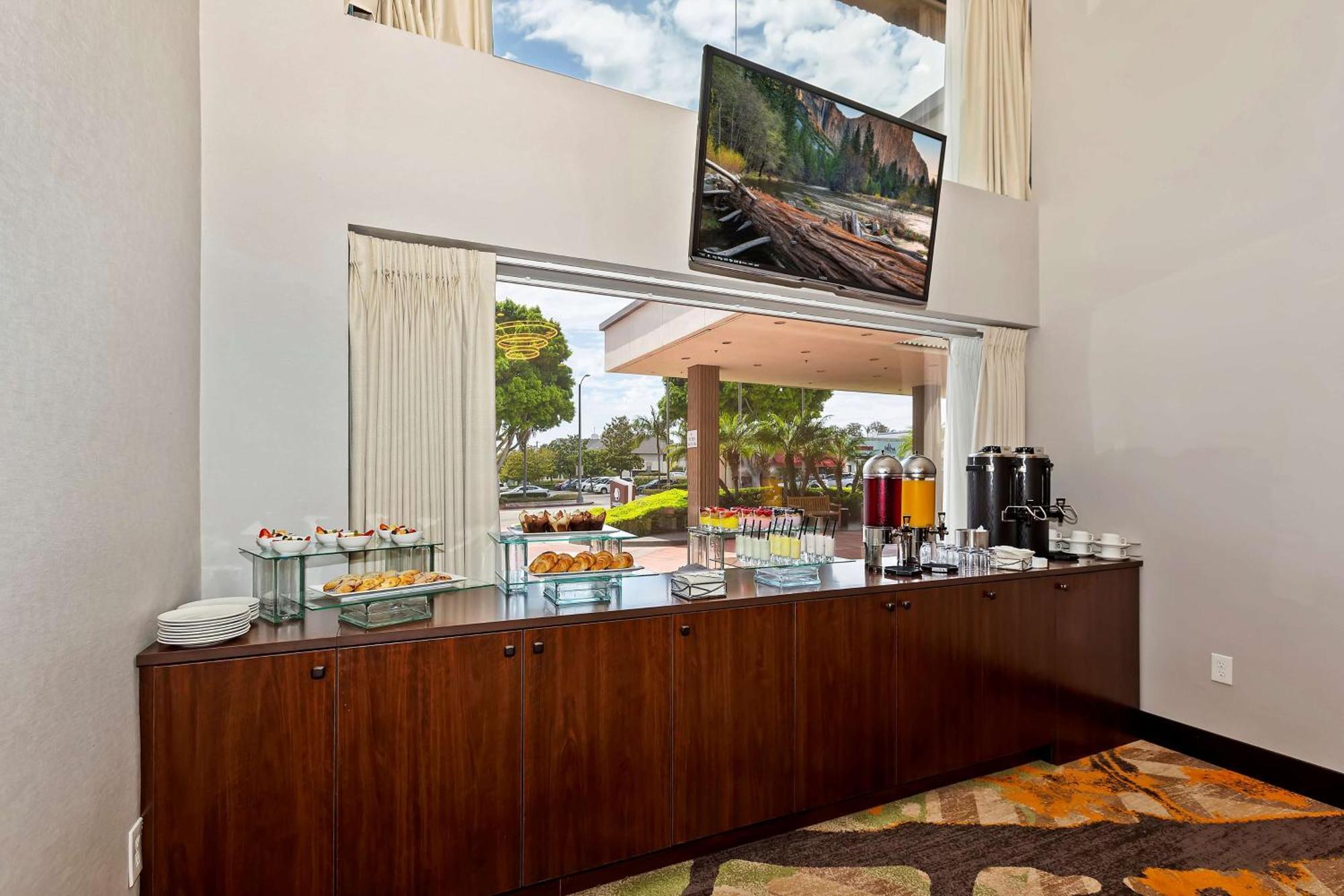 Doubletree By Hilton Whittier Hotell Exteriör bild