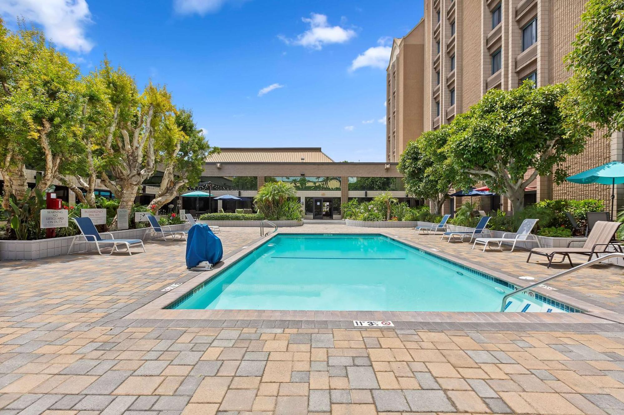Doubletree By Hilton Whittier Hotell Exteriör bild