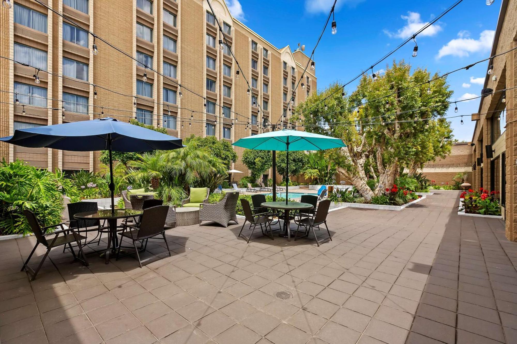Doubletree By Hilton Whittier Hotell Exteriör bild